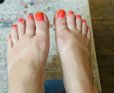 Sasha Minxxx Fully Vaccinated On Twitter Tan Lines On My Naked Feet