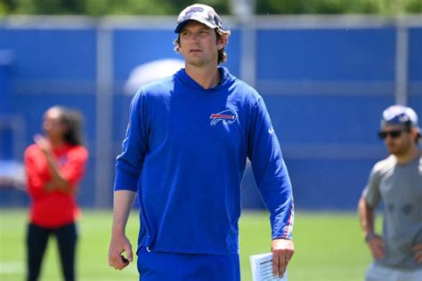 Bills Ken Dorsey Under Microscope As First Time Play Caller For Super Bowl Favorite The Athletic