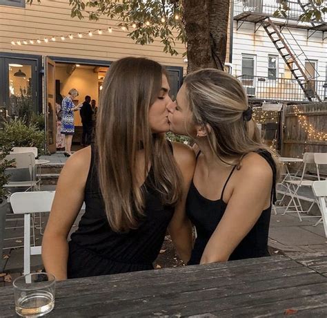 Cute Lesbian Couples Lesbian Love Woman Loving Woman Lesbians Kissing M F Same Love Best