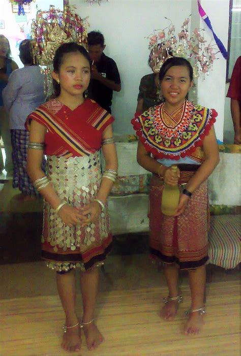 Contoh Pakaian Tradisional Kaum Iban Malaysian Culture Dress Foto