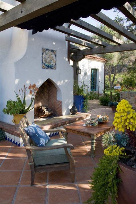 Outdoor Patio On Spanish Colonial Home Spanish Style Homes Spanish