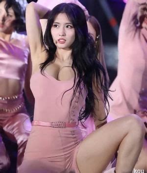 Twice Hirai Momo