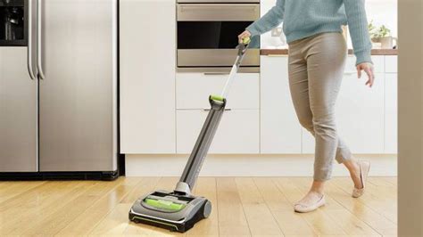 Upright Vacuum Cleaners Uk 2020 Bagless Upright Hoovers