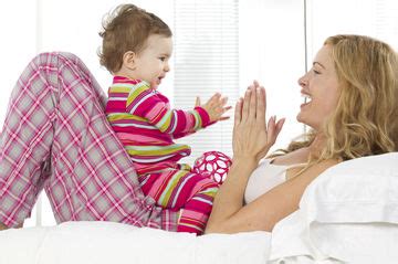Babies follow a predictable growth curve in their first year of life. Activities for Babies: 6 to 12 Months