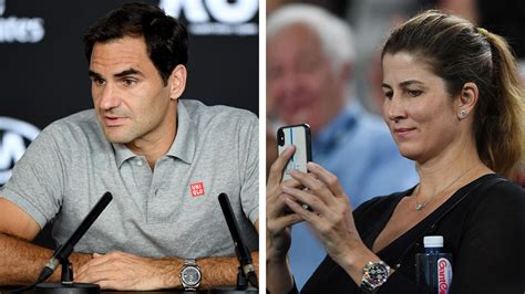 Practically every grail watch rolex collectors have slobbered over in recent memory has been seen on federer's wrist. Mirka Federer porte une plus belle Rolex que Roger Federer ...
