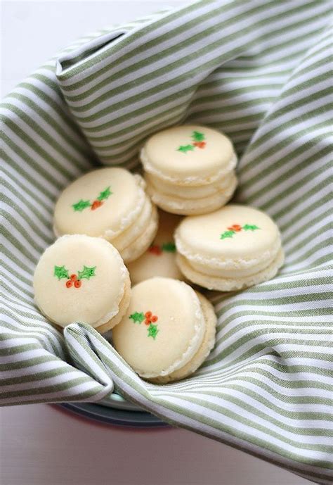 10 Amazing Holiday Macaron Recipes Macaron Recipe Christmas Macaron