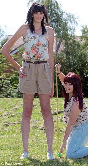 Britains Tallest Girl Jessica Pardoe 18 Can Look Down On Peter