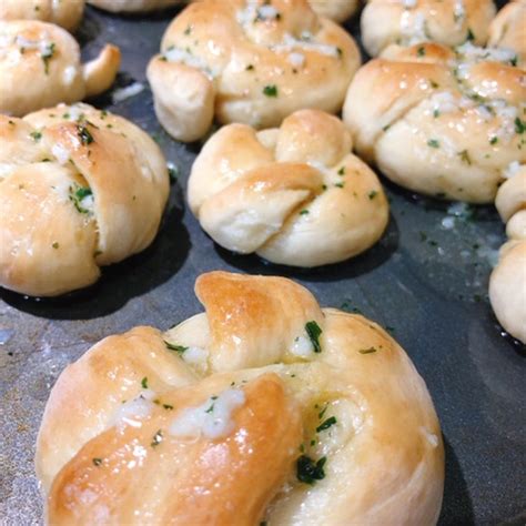 Best Garlic Cheese Knots Recipe How To Make Easy Garlic Knots