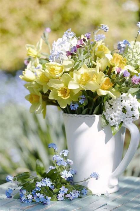 Get sample messages and advice from hallmark writers. Beautiful Spring Flower Arrangements | ComfyDwelling.com