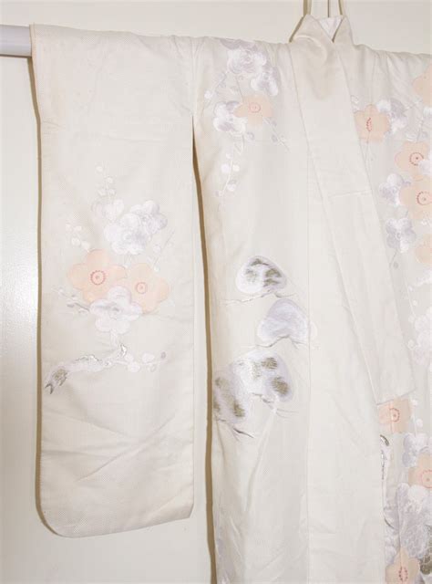 Vintage Collectable Japanese White Silk Ceremonial Wedding Kimono For