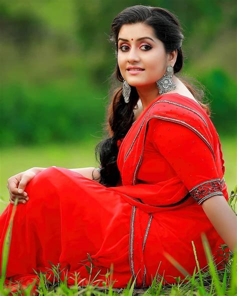 Malayalam Actress In Saree Photos Sarayu Mohan Sexy Hot Photos Photos