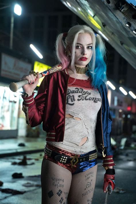 Harley quinn karakterinin yaratıcısı paul dini, margot robbie'yi harley quinn olarak gördüğünde; Margot Robbie producirá su propia película de Harley Quinn ...