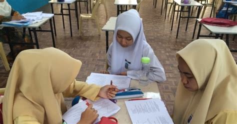 Bank soalan spm sistem guru online menyediakan pelbagai bahan meliputi bank soalan spm 2017,2016,2015, nota nota padat, soalan peperiksaan, jadual. Peperiksaan Percubaan SPM 2016 ~ SMK Lepar Hilir, Gambang ...