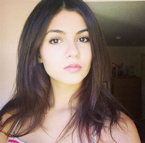 Latina Girlfriend Selfie Telegraph