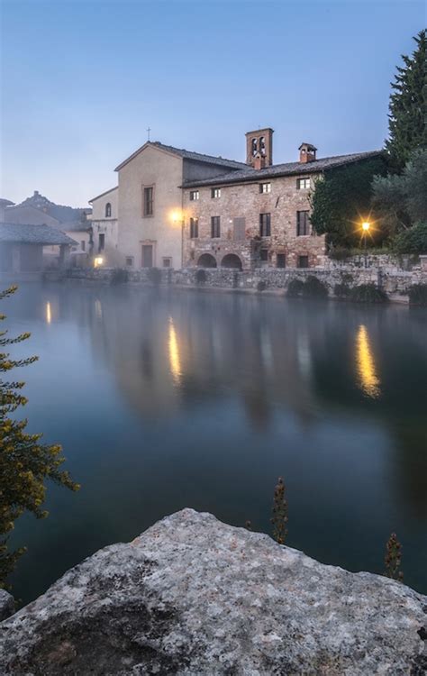 Catherine (antiche terme di santa caterina) and the church of st. Terme Bagno Vignoni — Teatrodiverzura