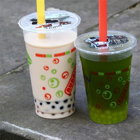Man kann auch für special effekts lebensmittelfarbe ins wasser geben, dann werden die perlen. Bubble Tea | Milchtee mit Tapioka-Perlen, Grüner Tee mit ...