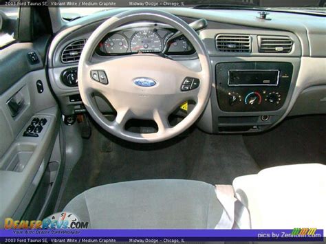 2003 Ford Taurus Se Vibrant White Medium Graphite Photo 5