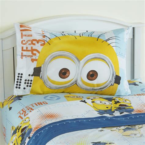 Minions duvet set queen, king, twin size made using 100% cotton fabric. Illumination Entertainment Sheet Set - Minions