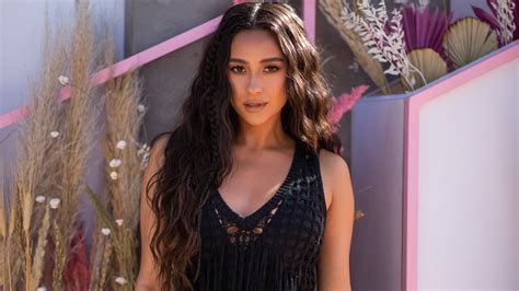 Shay Mitchell Announced Her Pregnancy On Instagram Allure