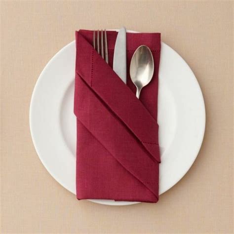 Best 25 Wedding Napkin Folding Ideas On Pinterest Wedding Napkins