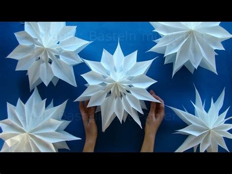 Wusstest du, wie wunderschön sterne aus butterbrottüten sind? Sterne basteln mit Papier-Butterbrottüten zu Weihnachten ...