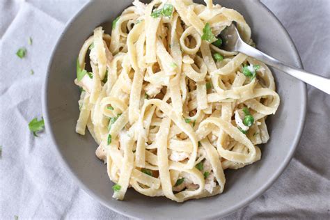 One Pot Chicken Fettuccine Alfredo The Culinary Compass