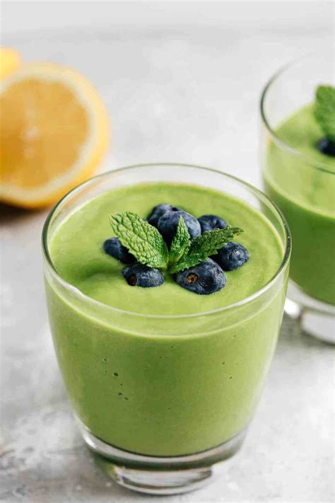 This Low Carb Green Smoothie Tastes Great And Provides Healthy Fats