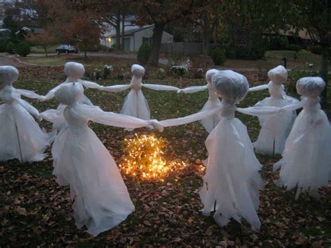 30 Fabulously Spooky Outdoor Halloween Decorating Ideas Halloween