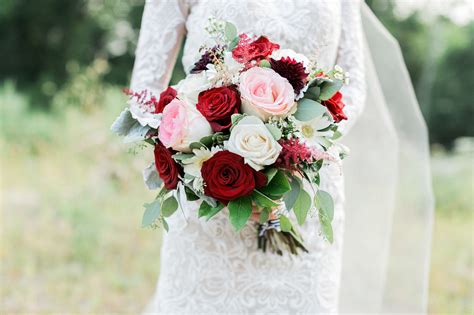 Classic Red And Pink Rose Bouquet