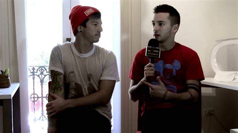 twenty one pilots interview touring with paramore and you me at six in australia youtube