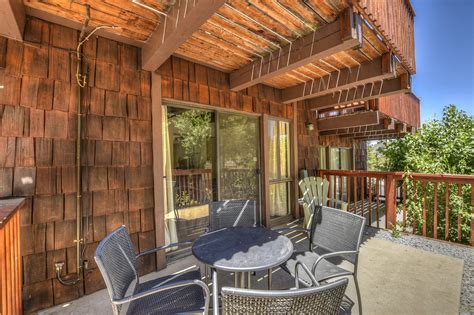Summit meadow cabins are located 60 miles east of portland, oregon in the cascade mountain range on the south side of mt. snow summit ridge 861 thrush 29 big bear lake 92315