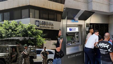 Why Lebanese Banks Are Suddenly Closing Down Again