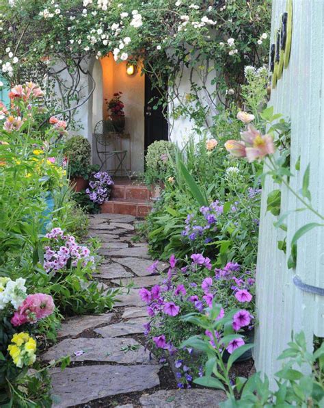 Beautiful Garden Paths Made Of Natural Stone Quiet Corner