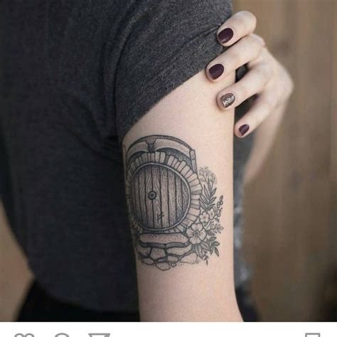 See more ideas about lotr, lotr tattoo, lord of the rings tattoo. 😍😍😍😍😍 lo voglio. #tattoo #lotrtattoo | Lotr tattoo ...