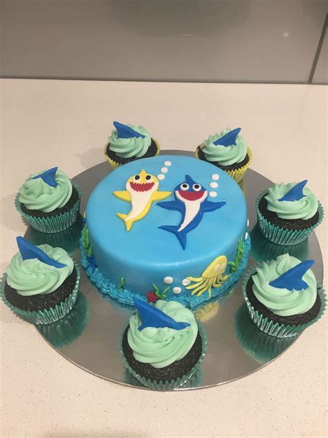 Roll out yellow fondant for the shark's body, white fondant for the. Baby shark birthday cake #2 #pinkfong | Shark birthday ...