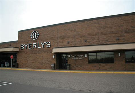 To access the details of the store (locations, store hours, website and current deals) click on the location or the store name. Lunds and Byerly's Byerly's Roseville