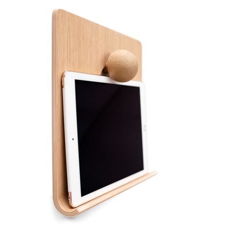 Ipad Hanger In Wood Nordic Appeal