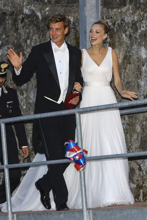 W salonie firmowym znajdziesz pełną kolekcję naszej marki oraz modele limitowane. Brautmode: Diese royalen Brautkleider gehen in die ...