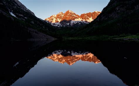 Download Wallpaper 3840x2400 Lake Mountain Reflection Dusk 4k Ultra