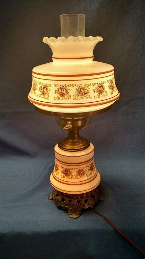 Vintage Quoizel Inc Hurricane Lamp Way Table Lamp