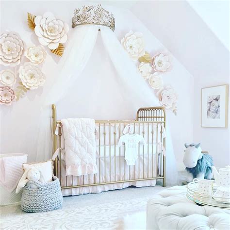 21 Beautiful Baby Girl Nursery Room Ideas Princess Crown Bed Nanlindy