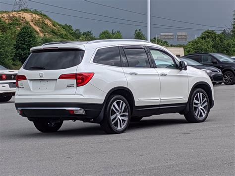 Pre Owned 2017 Honda Pilot Touring Awd Sport Utility