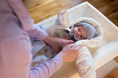 How To Dress Your Baby For The Weather