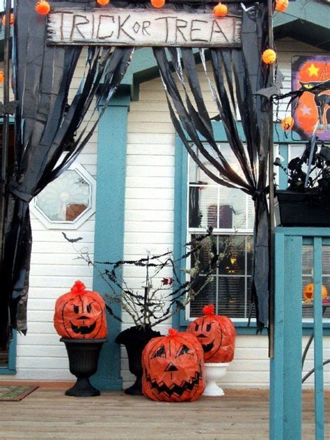 22 Creepy Diy Trash Bags Halloween Decorations Entree Halloween