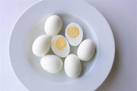 How to Hard Boil Eggs Perfectly and Peel Easily (without sticking to the shell)