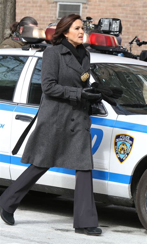 Mariska Hargitay Law And Order Svu Set Photos Queens Nyc March 2014