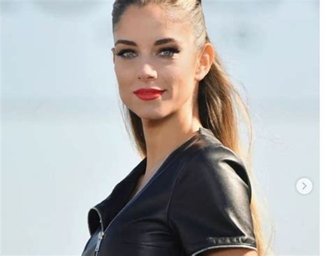 Doukissa nomikou is a greek tv presenter and model. Η Δούκισσα Νομικού περπάτησε στην ωραιότερη πασαρέλα του ...