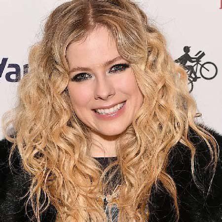 The avril lavigne replacement conspiracy theory is a conspiracy theory and urban legend stating that canadian pop punk musician avril lavigne died in 2003, shortly after the release of her debut album let go, and was replaced by a body double named melissa vandella. After Two Failed Married Life And Break Up With Phillip ...
