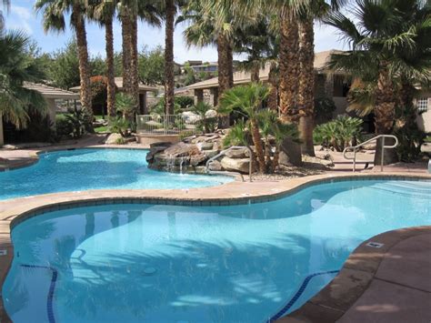It is surrounded by many gorgeous bits of nature, including snow canyon state park and the famously beautiful zion national park. Luxury Homes in St George Utah | Stone Cliff Gated Comm