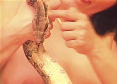 Two Crazy Minded Bitches Have Sex With A Wet Snake Zoo Tube 1